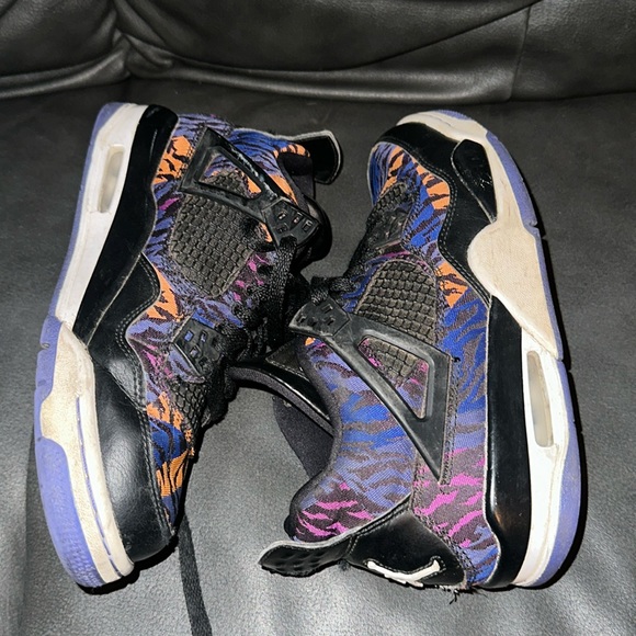 black white rush violet retro 4